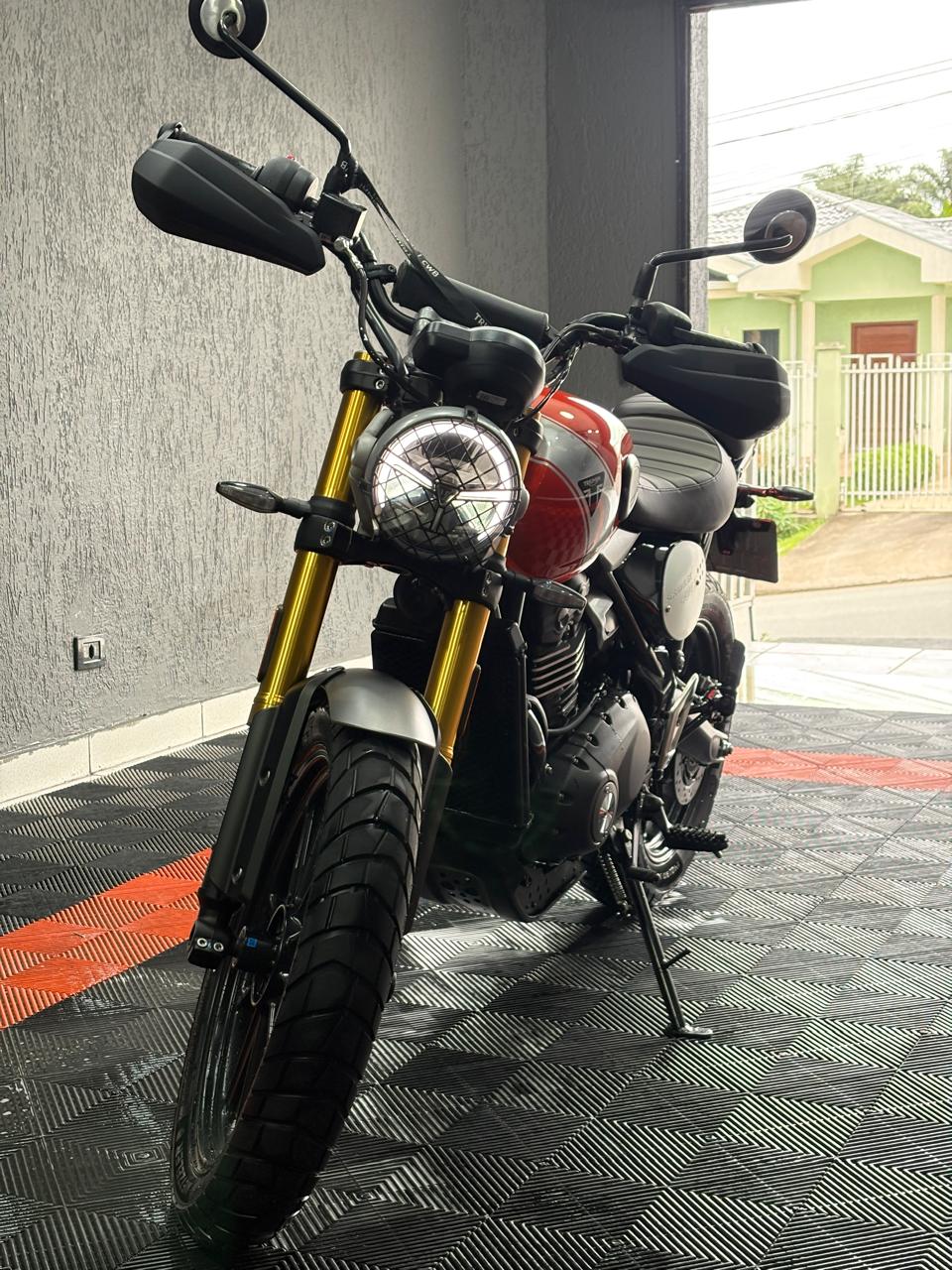 Moto na Nitro Garage