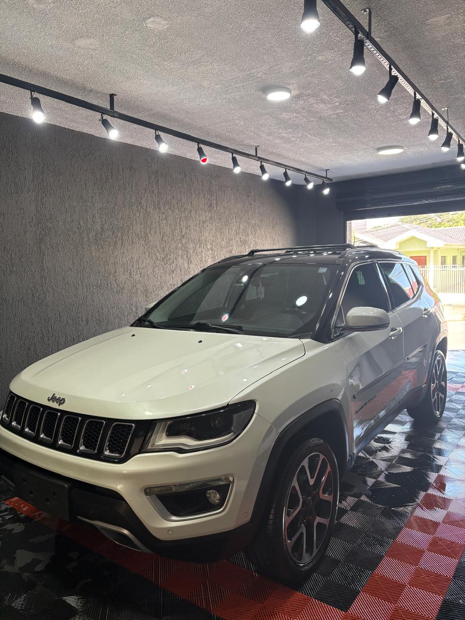 Jeep Compass na Nitro Garage