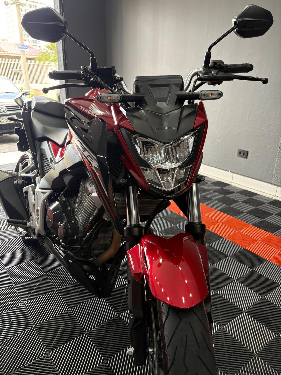 Moto Honda na Nitro Garage